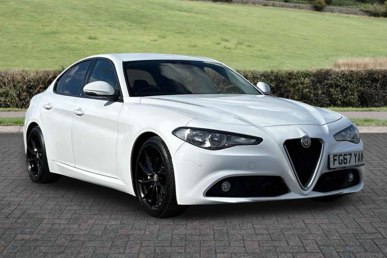 2017 Alfa Romeo Giulia 2.2 JTDM-2 180 Super 4dr Auto SALOON Diesel Automatic