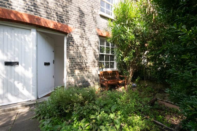 One Bedroom Flat in 19th Century Silkworker's Cottage, Spitalfields, E1.