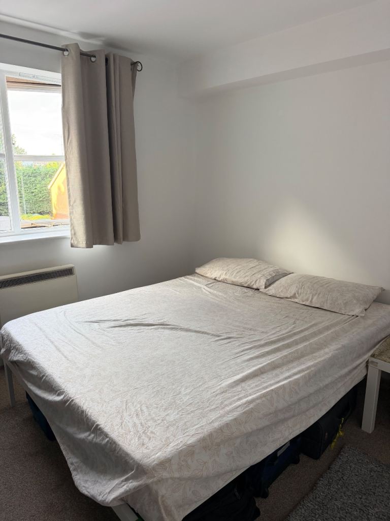 En-suite double room for rent