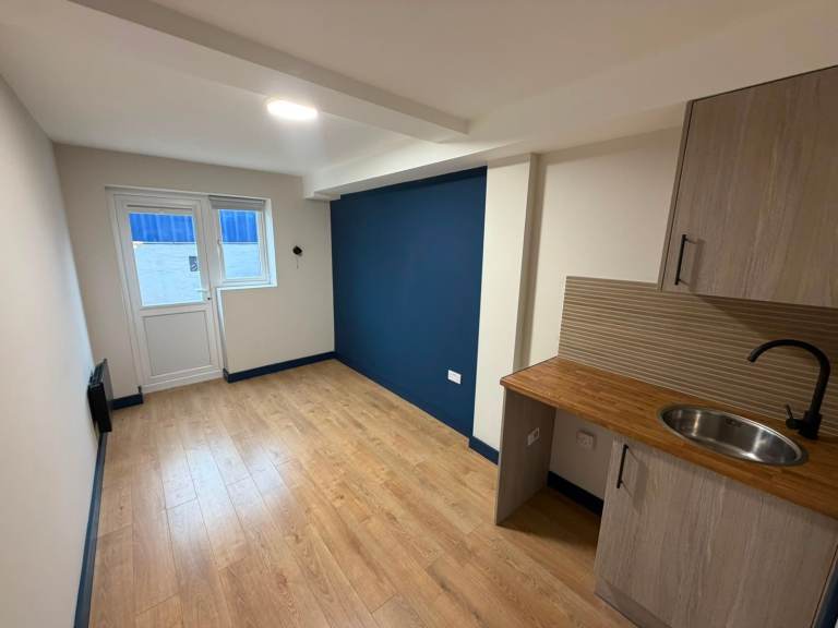 BENEFITS ACCEPTED - Studio Flat Available in Waltham Cross Enfield EN1