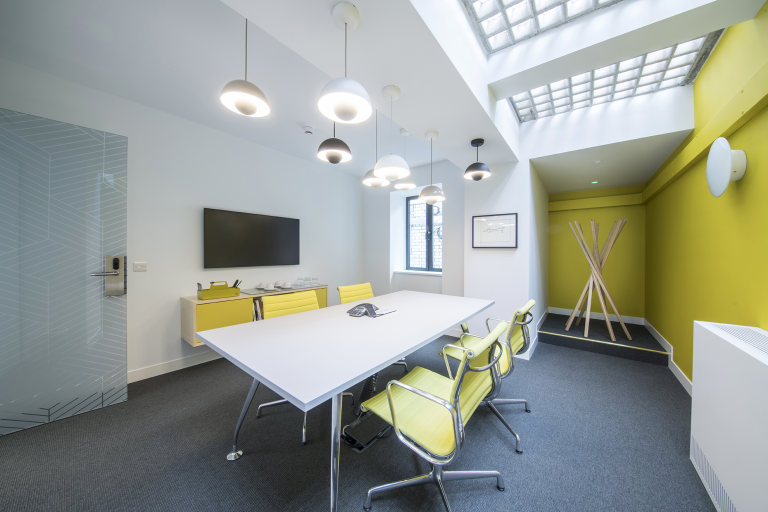 London - W1W6XB \ Office Space with 5 Workstations Available Immediately