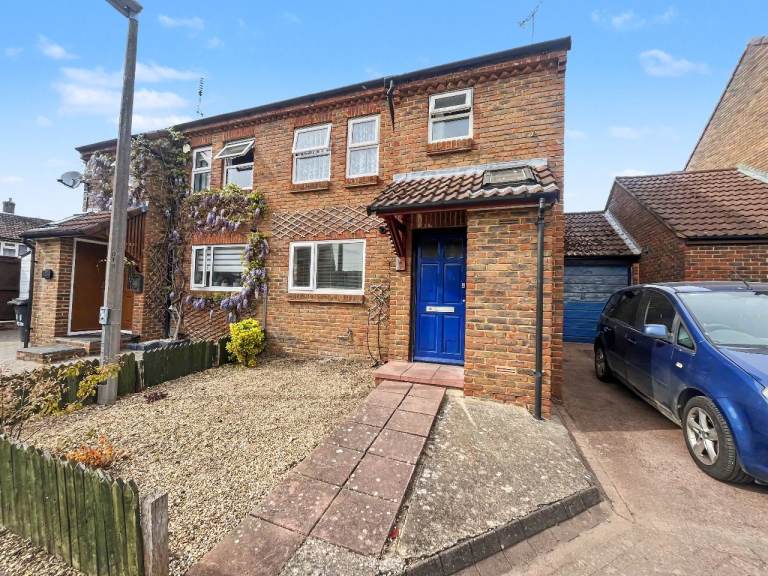 3 Bedroom Semi-Detached House - Near Burnham