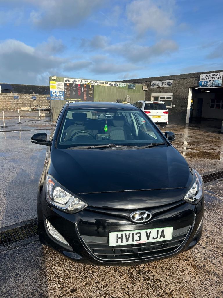Automatic 2013 Black Hyundai i20