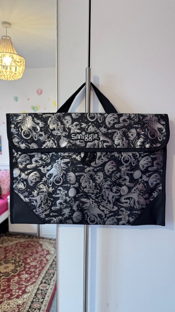 image for Smiggle Book bag 