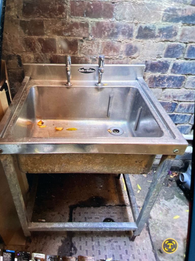 Catering sink with taps