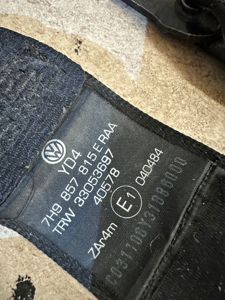 VW Transporter T5 T6 Kombi rear Seat belts 