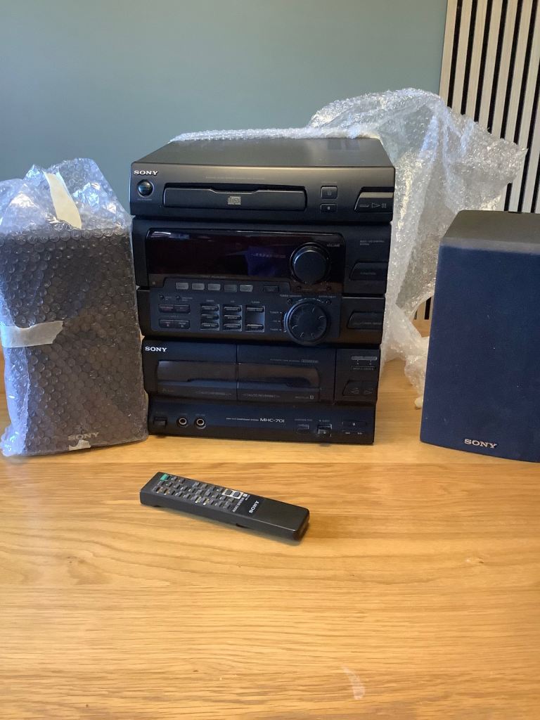 Sony Compact Disc deck receiver with speakers