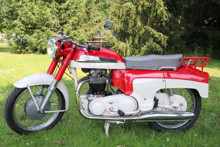 Norton Dominator 99 Deluxe 1962. Matching numbers A Gorgeous Motorcycle