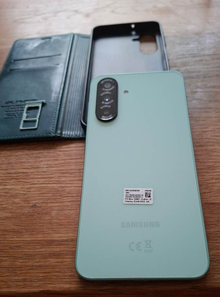 Samsung A26 256GB Mobile Phone – Unlocked, As Good As New