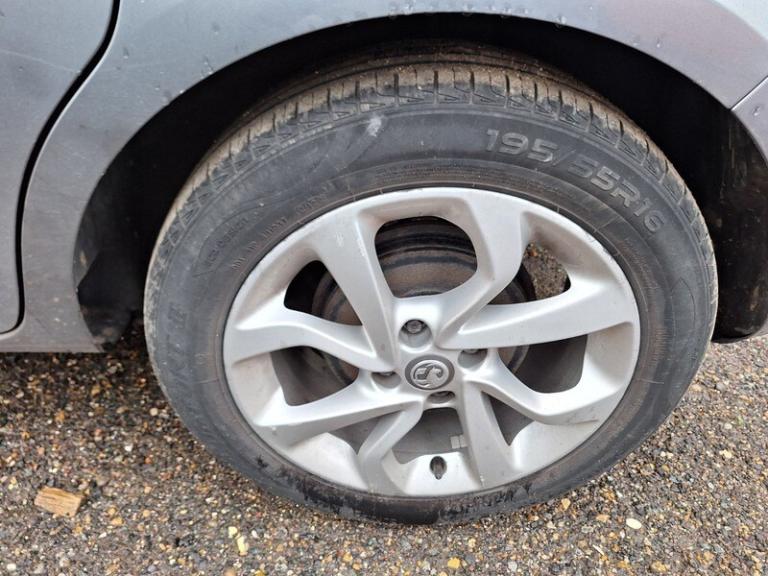 2018 Vauxhall Corsa 1.4 SRi Nav 5dr HATCHBACK PETROL Manual