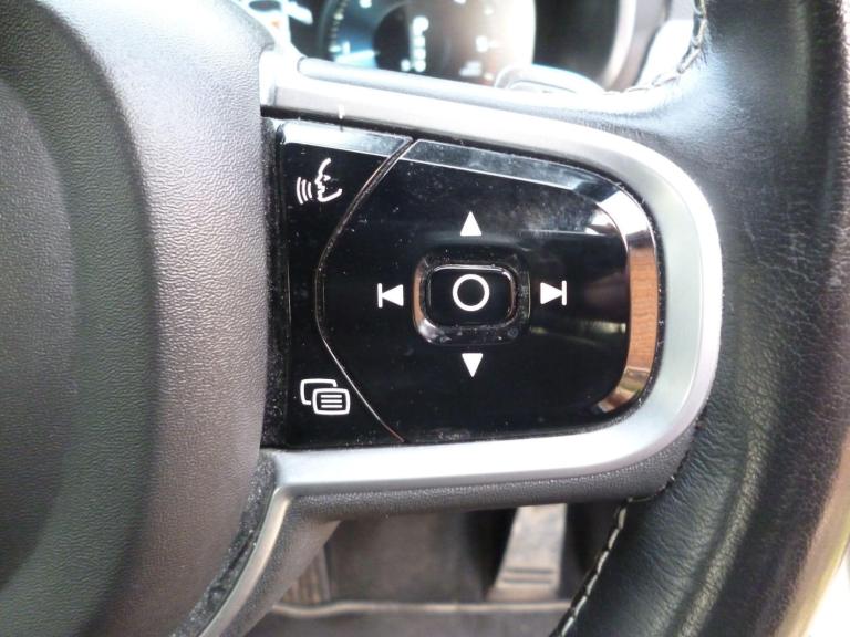 2020 Volvo V90 2.0 D4 R-Design Plus Auto Euro 6 (s/s) 5dr ESTATE Diesel Automatic