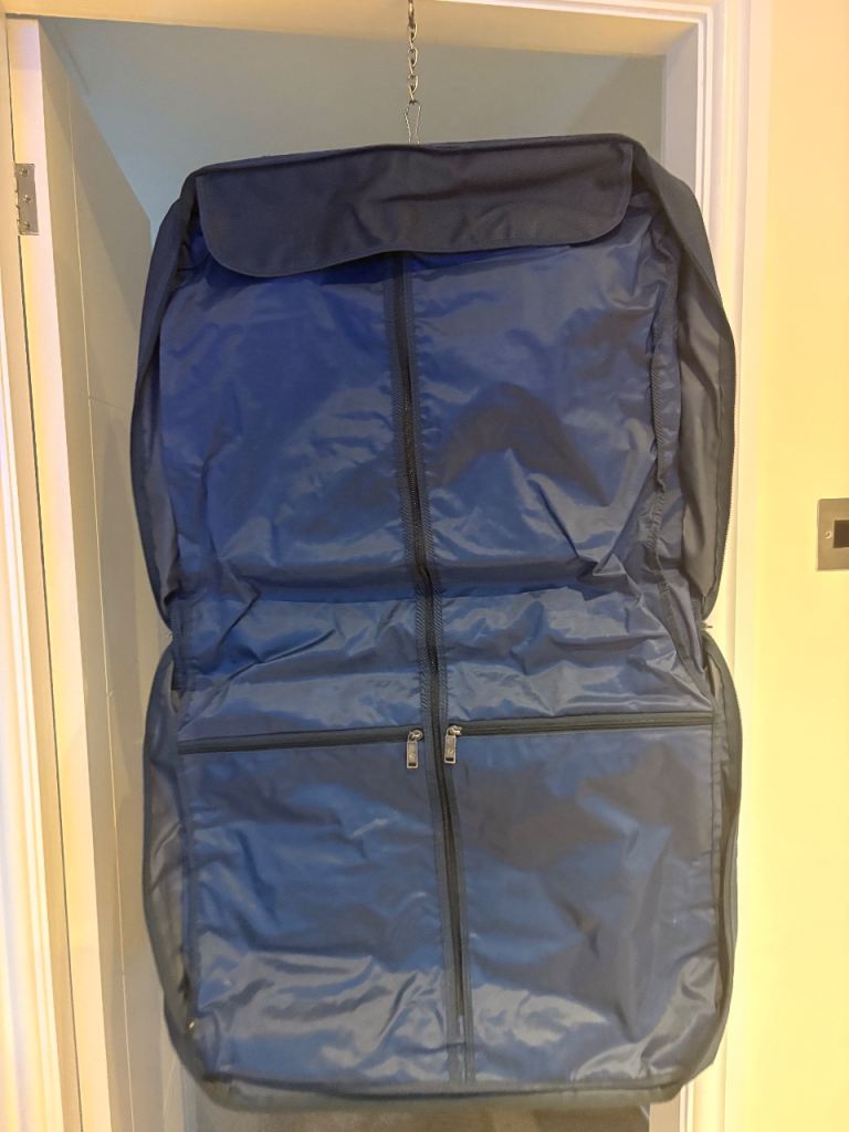 Equator canvas suit carrier