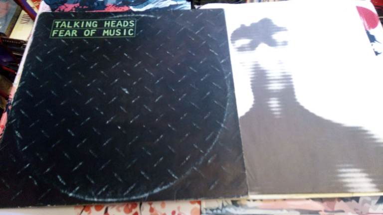 TALKING HEADS  FEAR OF MUSIC  SIRE PORTUGESE AND FOLD OUT INNER VINYL RECORD EMBOSSED
