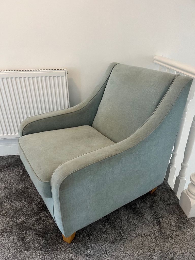 Living Room Chair for Upcycling