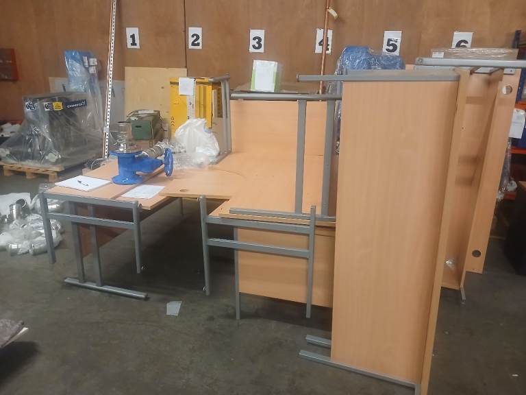 Office Desks with Metal Legs – Good Condition