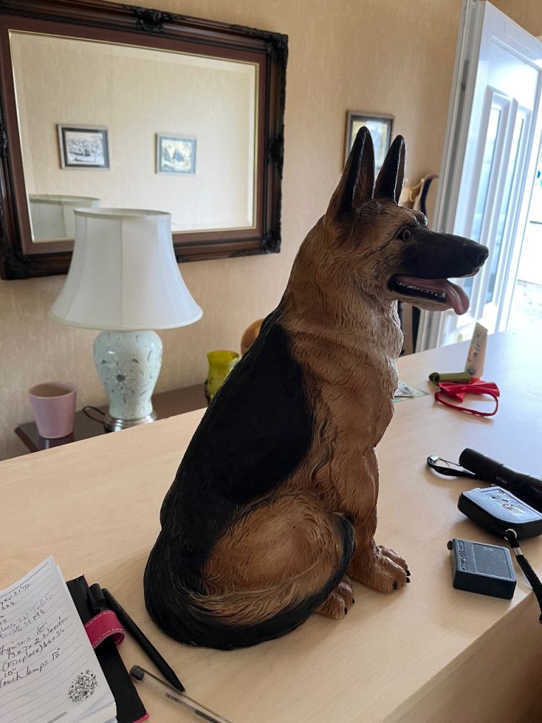 Large German Shepherd Dog Figurine – Realistic Detail, Good Condition