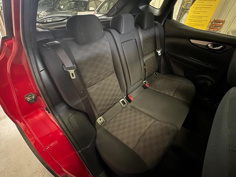 2015 Nissan Qashqai 1.2 DIG-T n-tec+ 2WD Euro 5 (s/s) 5dr HATCHBACK Petrol Manual
