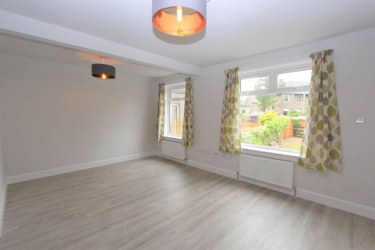 Looking for a new flat mate!