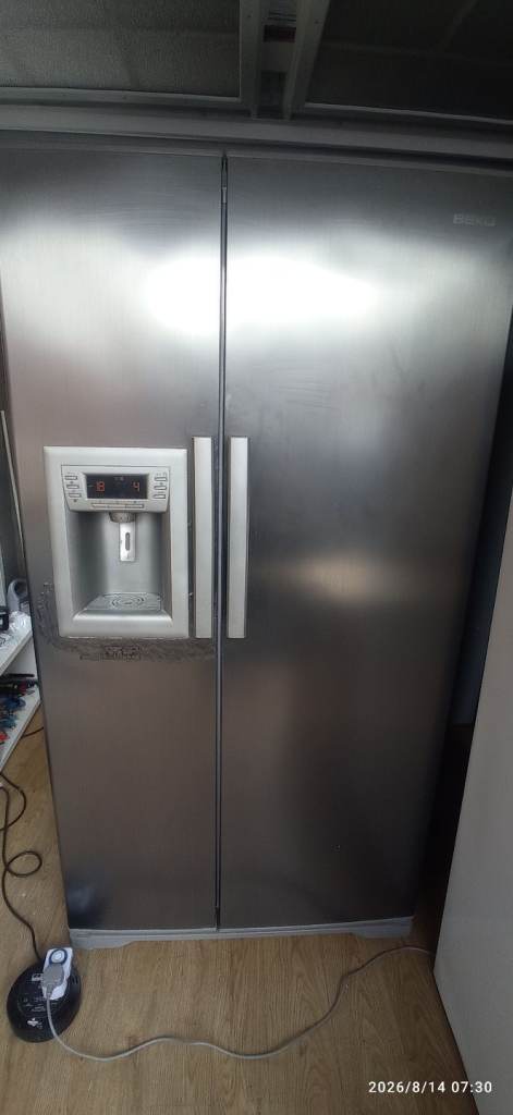 Beko American style fridge freezer