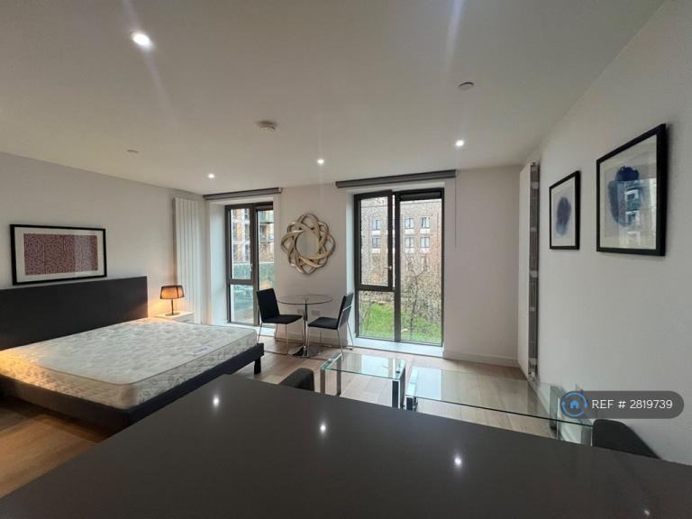 Studio flat in Nautical Drive, London, E16 (#2819739)