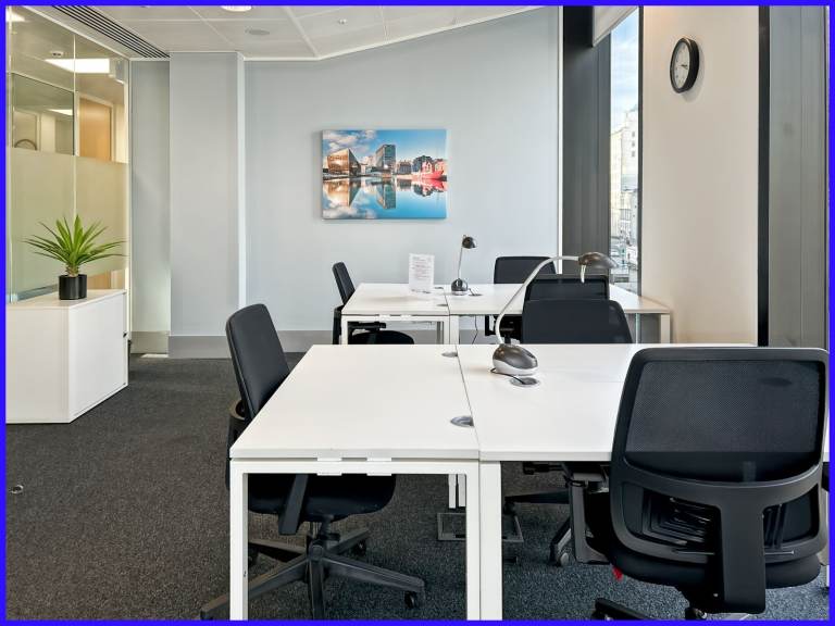 Liverpool - L3 1BP, Furnished private office space for 5 desk at 1 Mann Island