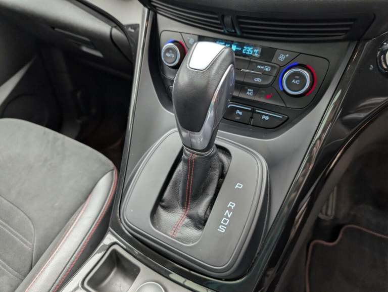 2018 Ford Kuga 1.5T EcoBoost ST-Line X SUV 5dr Petrol Auto AWD Euro 6 (s/s) (176 ps) - PAN HATCHB...