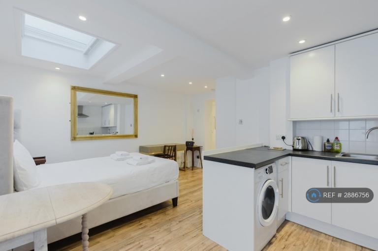 Studio flat in New Kings Road, London, SW6 (#2886756)