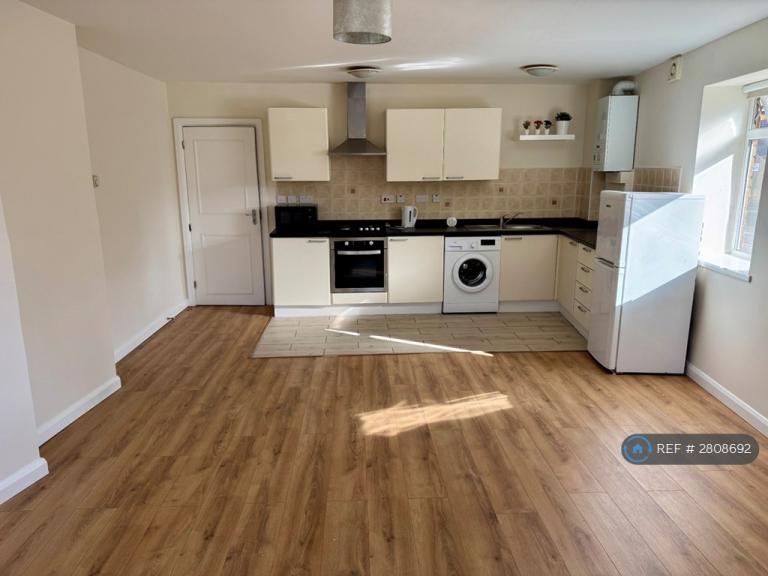 1 bedroom flat in Verney Road, London, SE16 (1 bed) (#2808692)