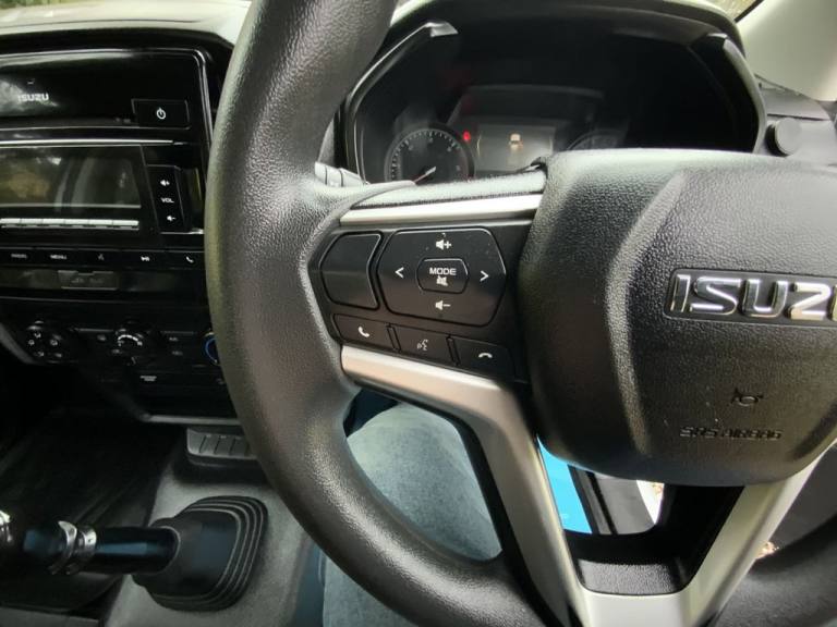 2022 Isuzu D-Max 1.9 TD Utility Pickup Double Cab 4dr Diesel Manual 4WD Euro 6 (s/s) (164 ps PICK...