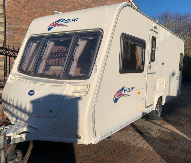 Bailey Pageant Bordeaux 2008, 4 berth caravan with fixed bed 