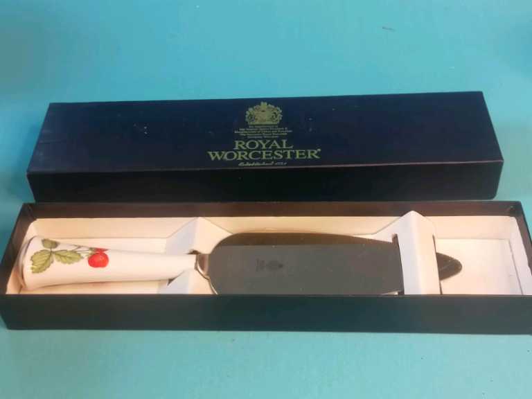  Royal Worcester Cake Slicer made in England 