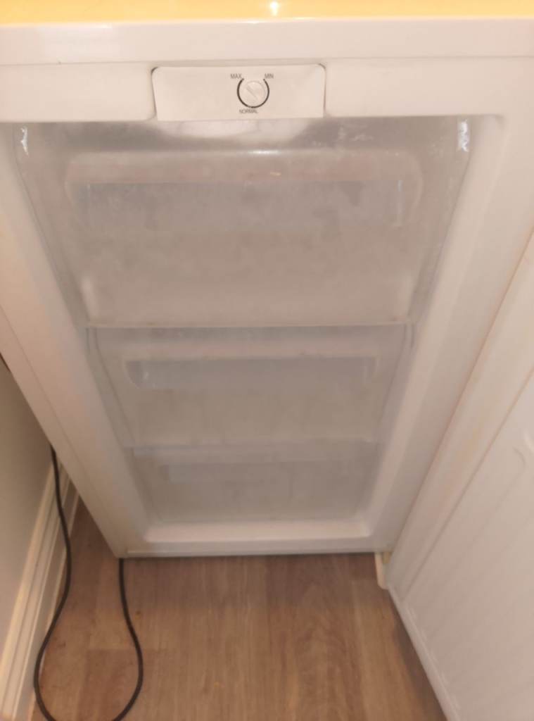 Frigidaire Undercounter Fridge Freezer – Good Condition