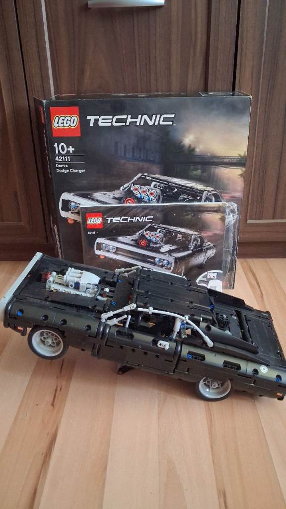 LEGO Technic Fast & Furious Dodge Charger 42111