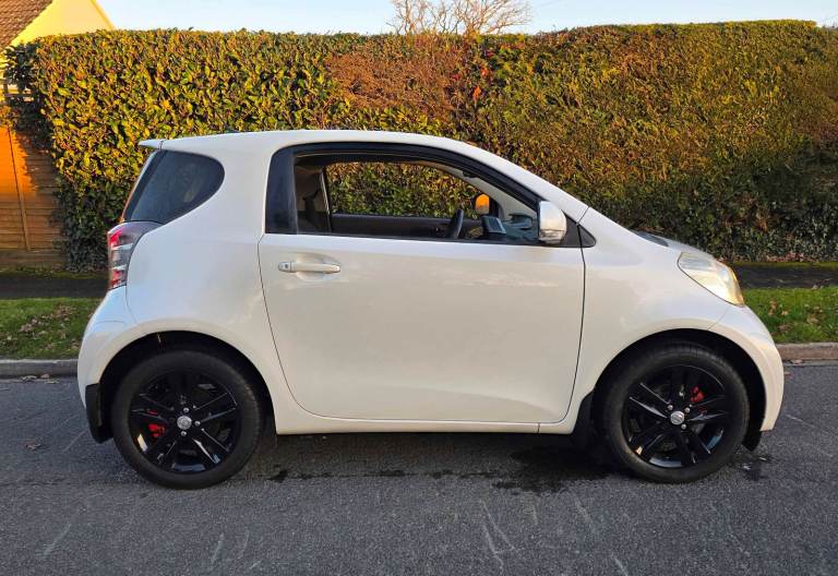 2009 Toyota IQ 1.0 petrol – long MOT, Full service history, £20 road tax, only 72k miles!