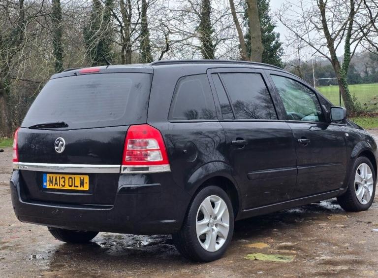 7 SEATER VAUXHALL ZAFIRA 1.6 PETROL MANUAL IN CLEAN CONDITION. 1 YEAR MOT 2 KEYS