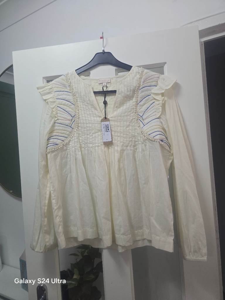 Snooki London Cream Cotton Blouse with Embroidery – New with Tags