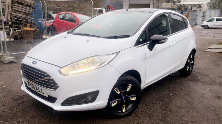 2016 Ford Fiesta 1.25 82 Zetec White 5dr HATCHBACK Petrol Manual