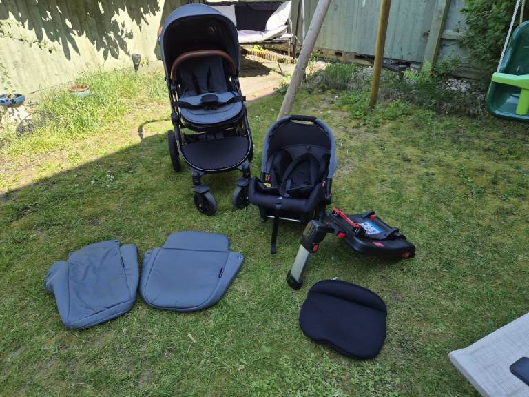 Pushchair and car seat with isofix - can deliver to you 