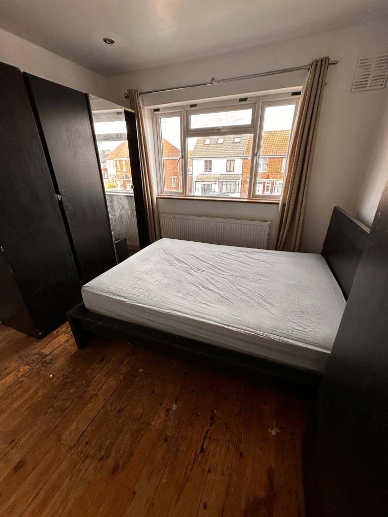 Furnished room to rent in shared house – Wembley HA0 – £800 pcm (Bills Included)