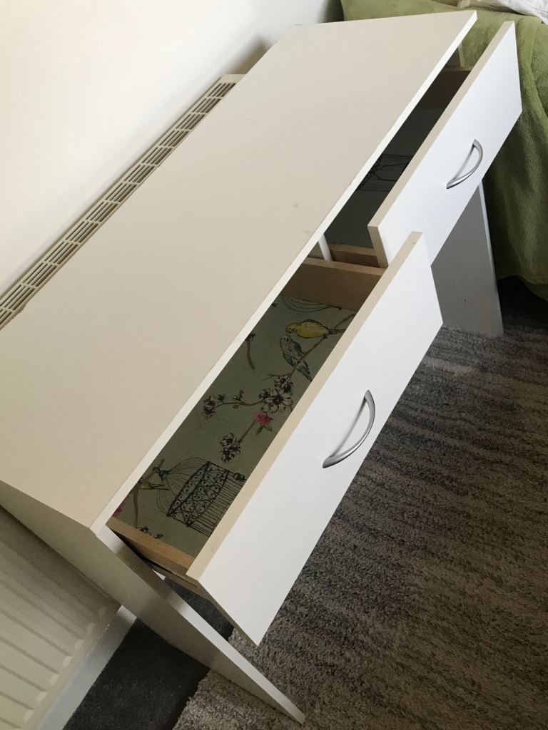 Desk 36ins 91 cm’s length x 30ins 76 cm’s high 