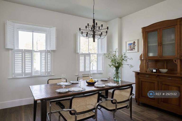 3 bedroom flat in Chesterton Road, London, W10 (3 bed) (#2925132)