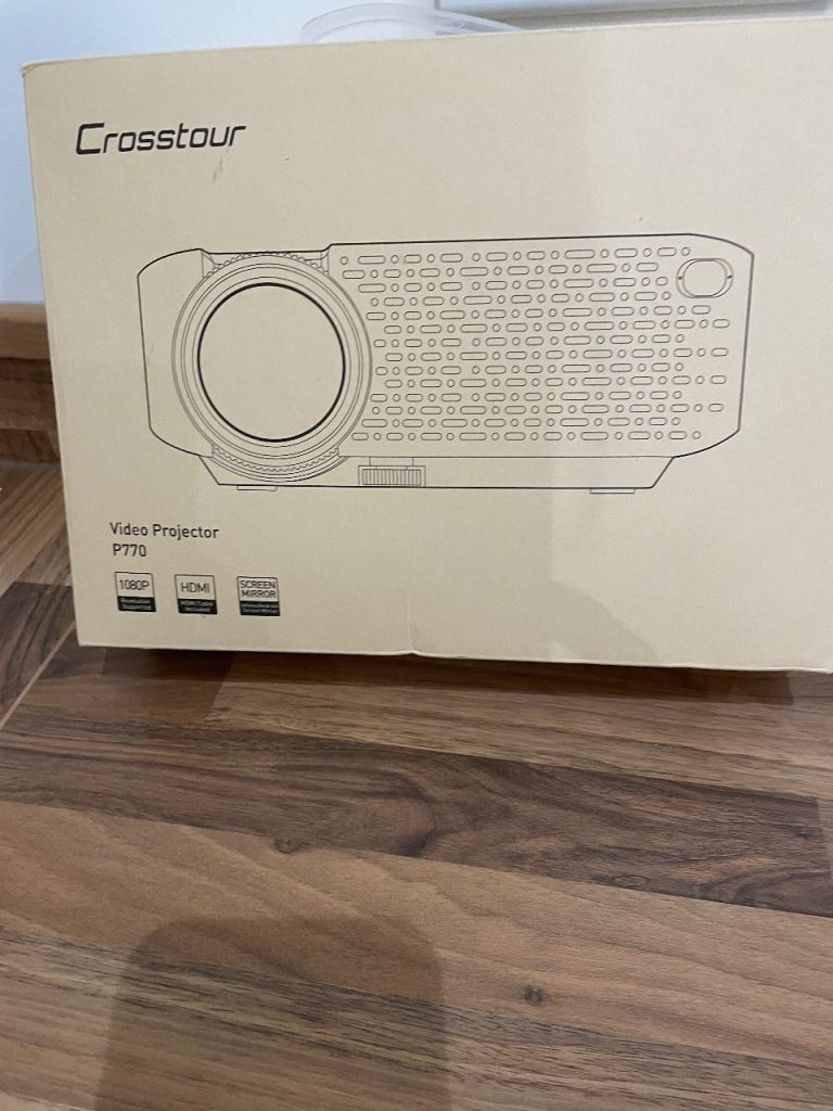 Crosstour P770 Projector and screen.