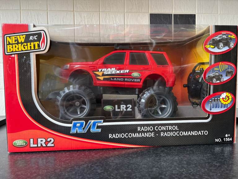 Radio Controlled Land Rover LR2 Truck