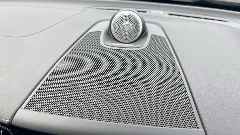 2024 Volvo XC60 Recharge Ultimate, T8 AWD Plug-in hybrid, Electric/Petrol, Bright ESTATE Petrol/E...