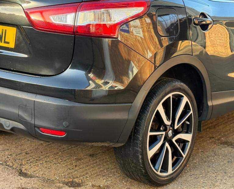 2016 Nissan Qashqai 1.6 dCi Tekna XTRON 2WD Euro 6 (s/s) 5dr Diesel