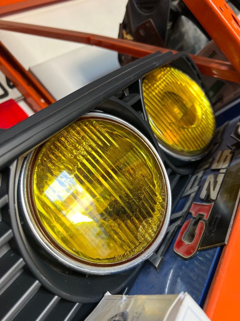 BMW, E 30 hella headlights