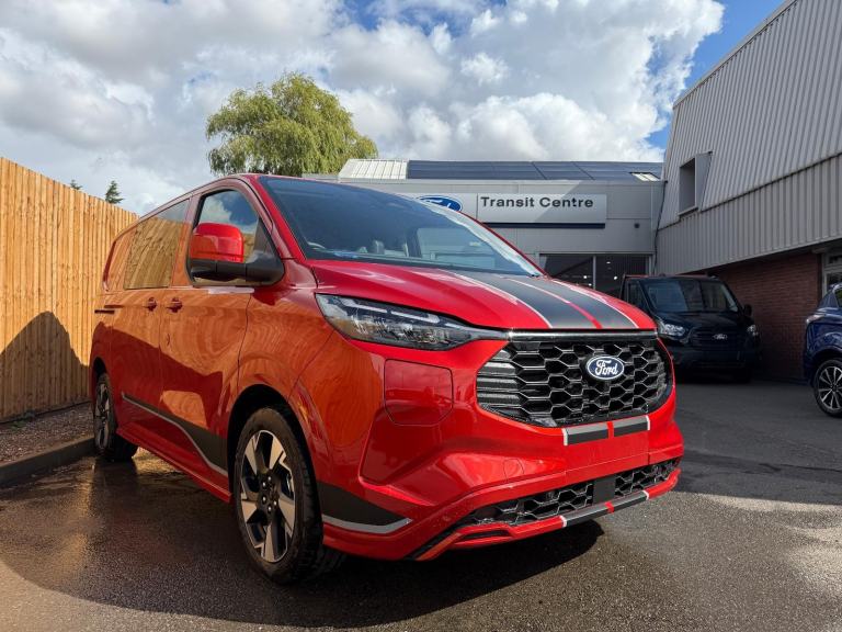 BRAND NEW Transit Custom SPORT DCiV 320 L1 2.5L 232PS PHEV FWD AUTO Artisan Red