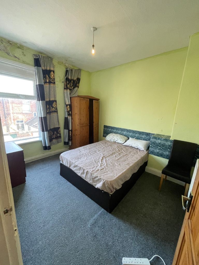 2 bedroom house on laurel st 