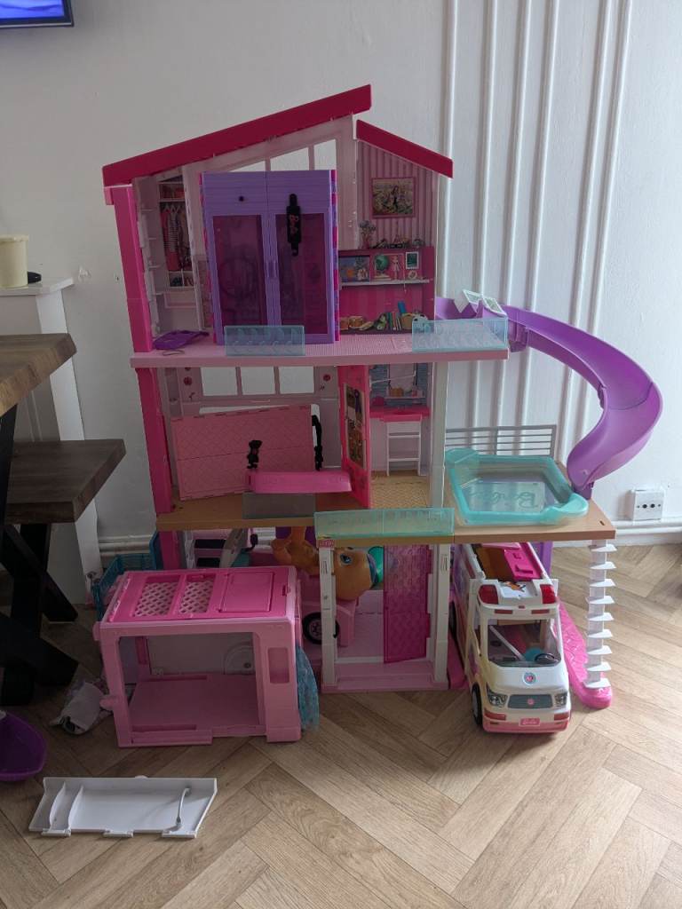 Large Barbie Dreamhouse Dolls House with Accessories