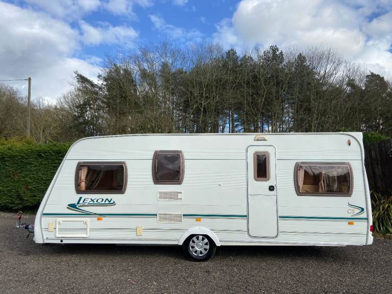 Lunar Lexon 4 Berth Fixed Bed Caravan